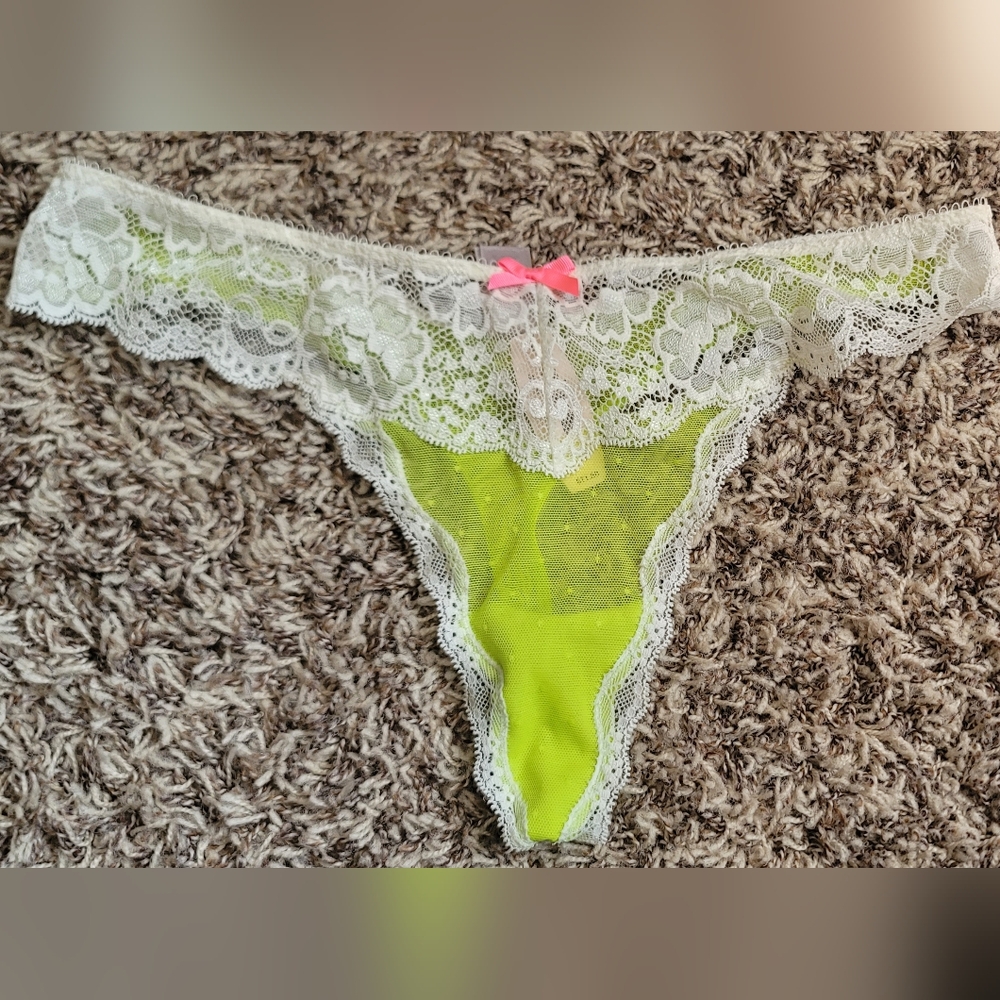 Victoria's secret NWT thong panty